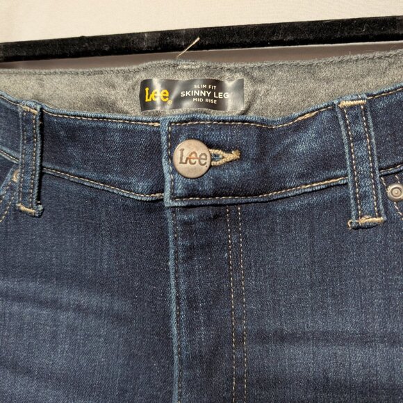 Lee Women's Dark Wash Slim Fit Skinny Leg Mid Rise Jeans Size 14 Short - Picture 3 of 7